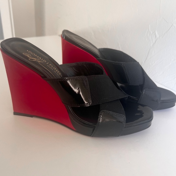 Donald Pliner Ishi Black/Red Patent Leather Elastic Strap Wedge Sandals 8.5M - Picture 4 of 16